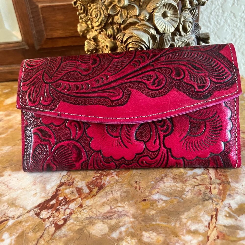 Chic Floral Embossed Women's Wallet